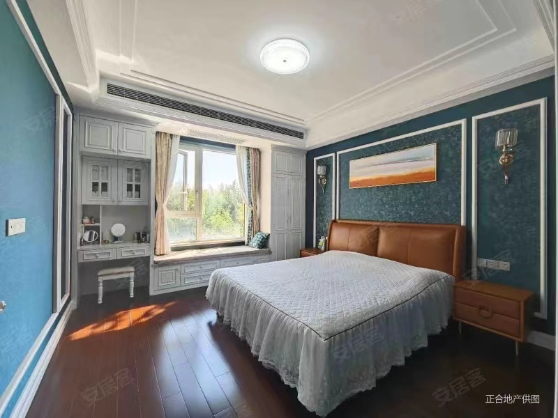 房东诚心出售，绿地香格里拉，一二楼复式​带花园洋房，有车位，