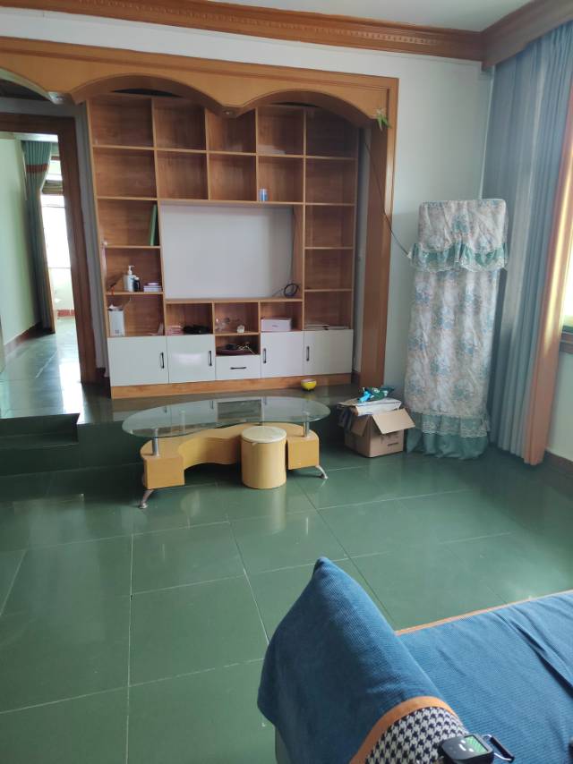 昌盛菜场宿舍三室两厅家电齐全好房出售