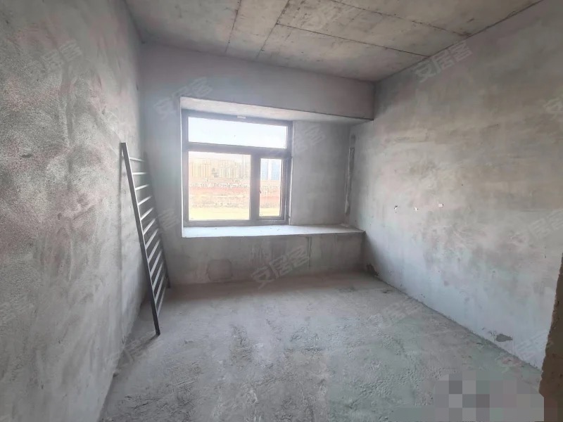 275，急售，蓝天新城，纯东边户。单价5200，中间好楼层，11楼，大三房，南北通透！