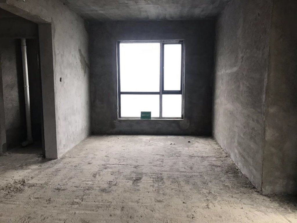 时代天骄毛坯南北通透中间楼层业主诚意出售