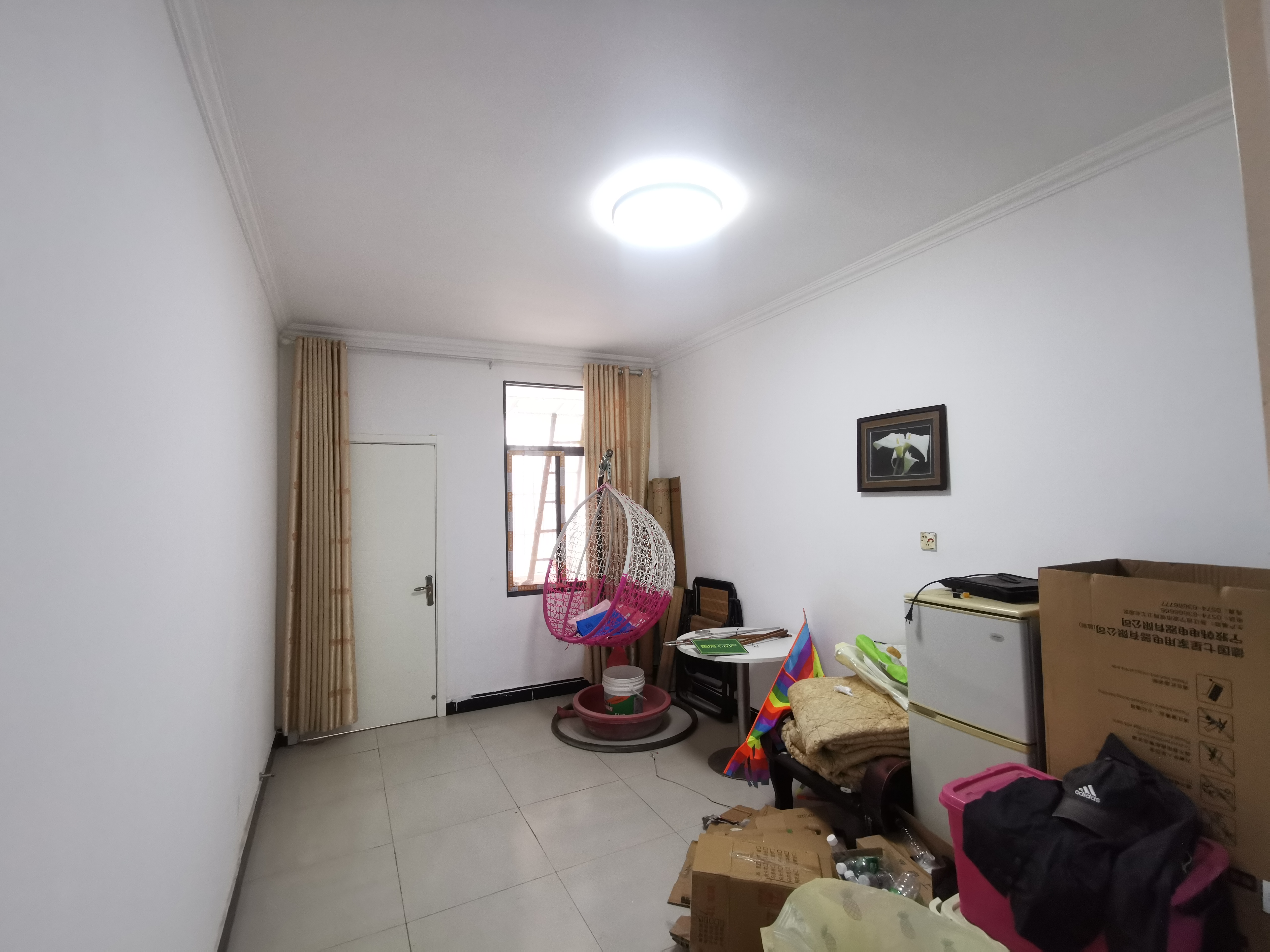 西桥三医院旁建材公司宿舍三室新装修了的拎包入住看房方便
