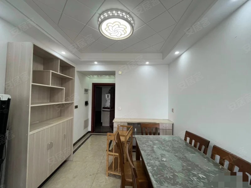 367，城南，森林国际，湖景房，精装3房，带车位58万，拎包入住，证满二