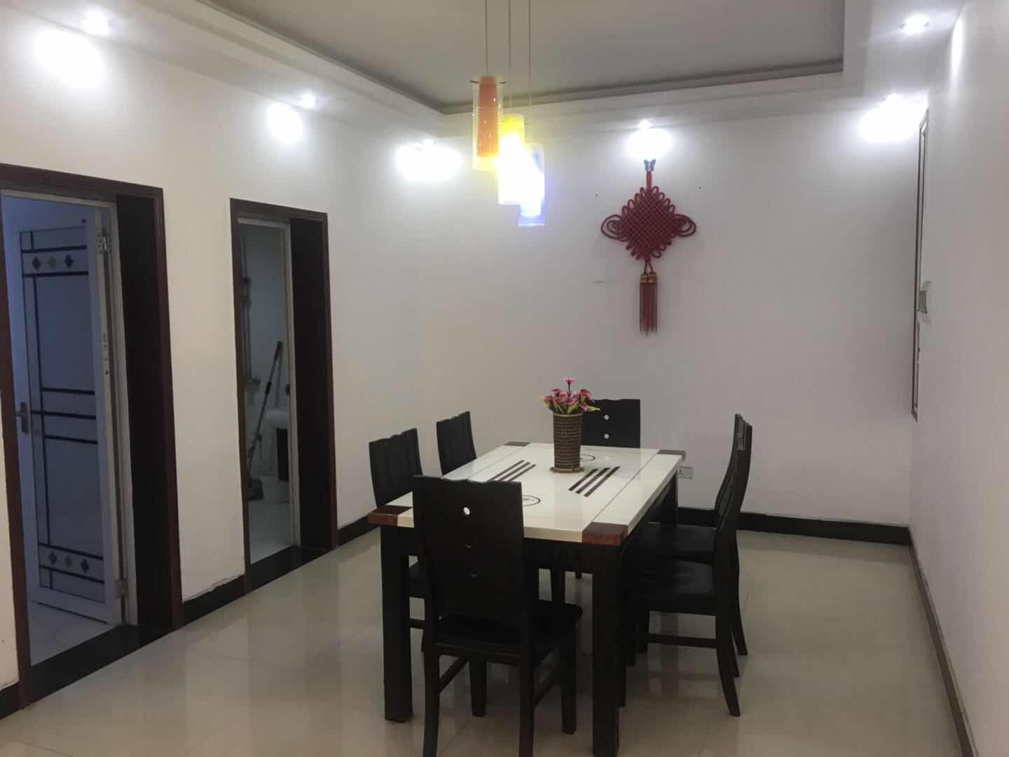 财政局安达小区大三房，送地下室