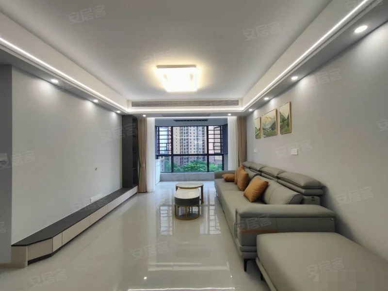 满庭春，精装三房，一天未住，三开间朝南，好楼层， 全新供暖房拎包入住。证满二