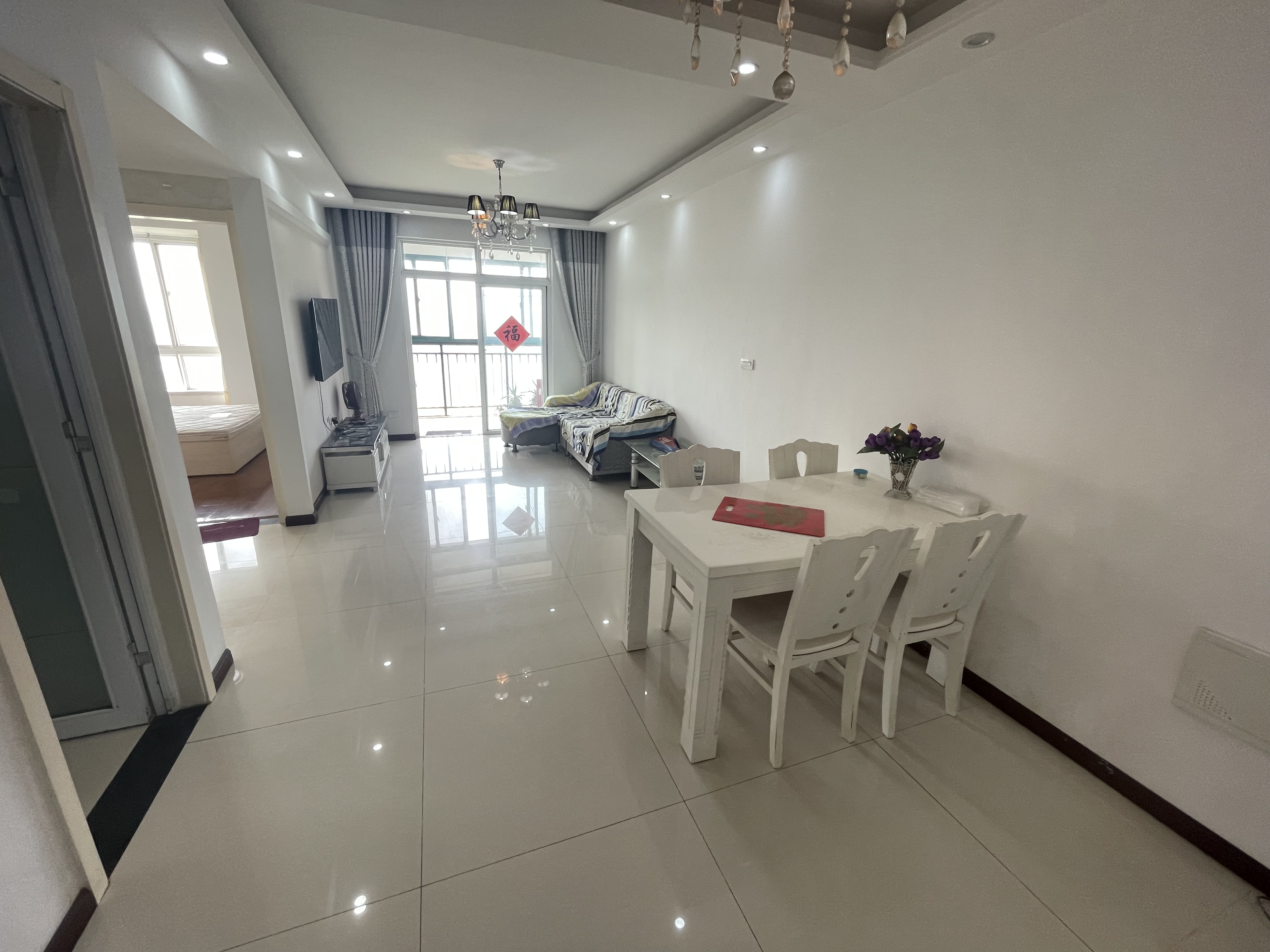 漫城林语带装修两房过马路就是读书的地方前面排阳光好