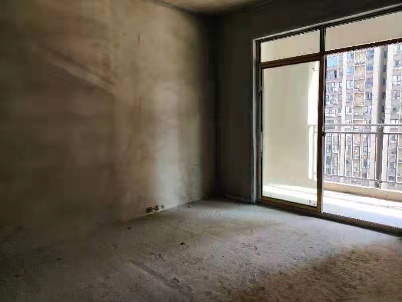 都市高尔夫南城次新小区电梯中高层视野奇好两房单价4500