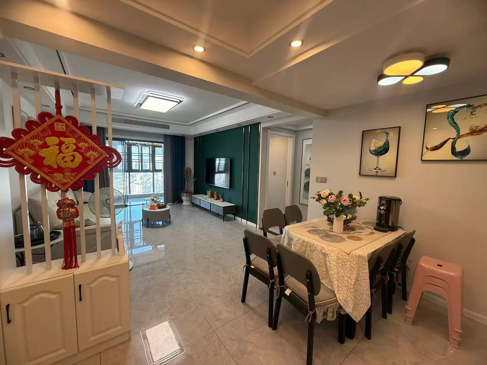 城南武商附近，福星城精装两房，成色非常新带衣帽间，家电齐全，拎包入住，适合一家三口