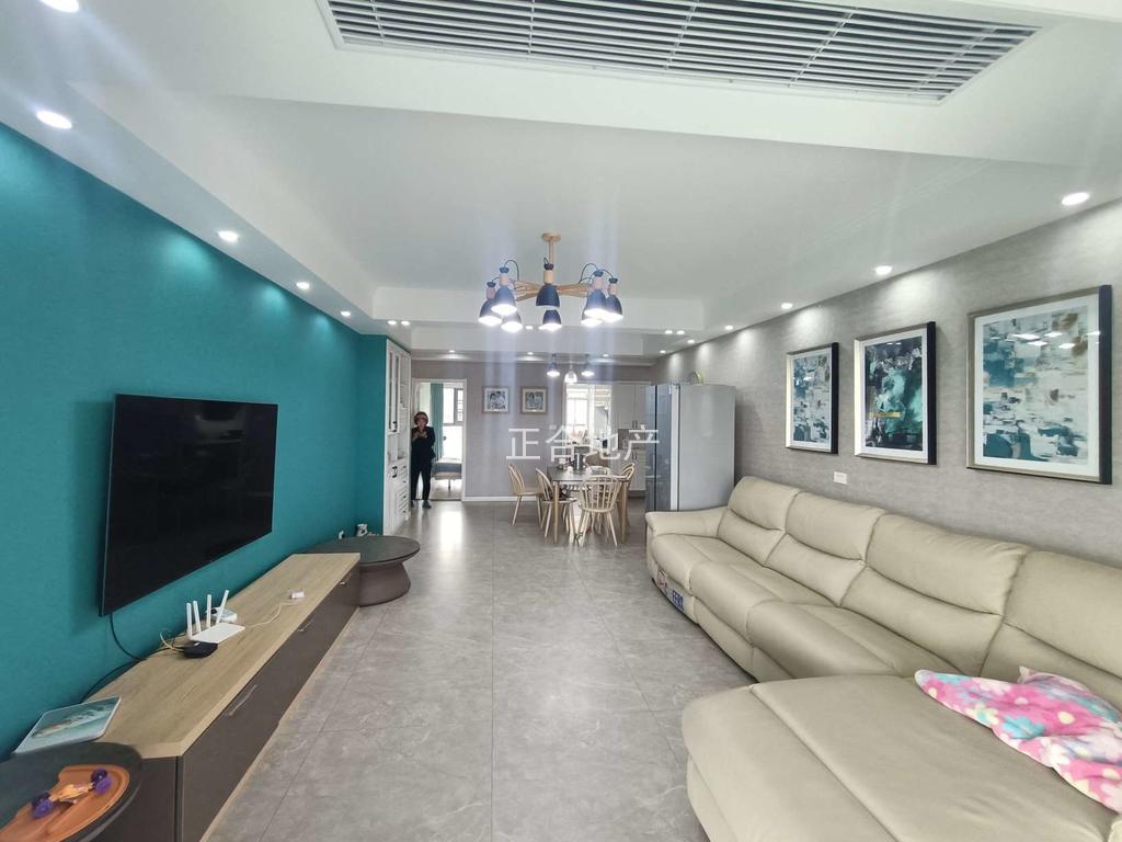 降价了，降价了，亏本出，城南，福星城，精装三房 ，,单价4900，全屋中央空调 ，满2