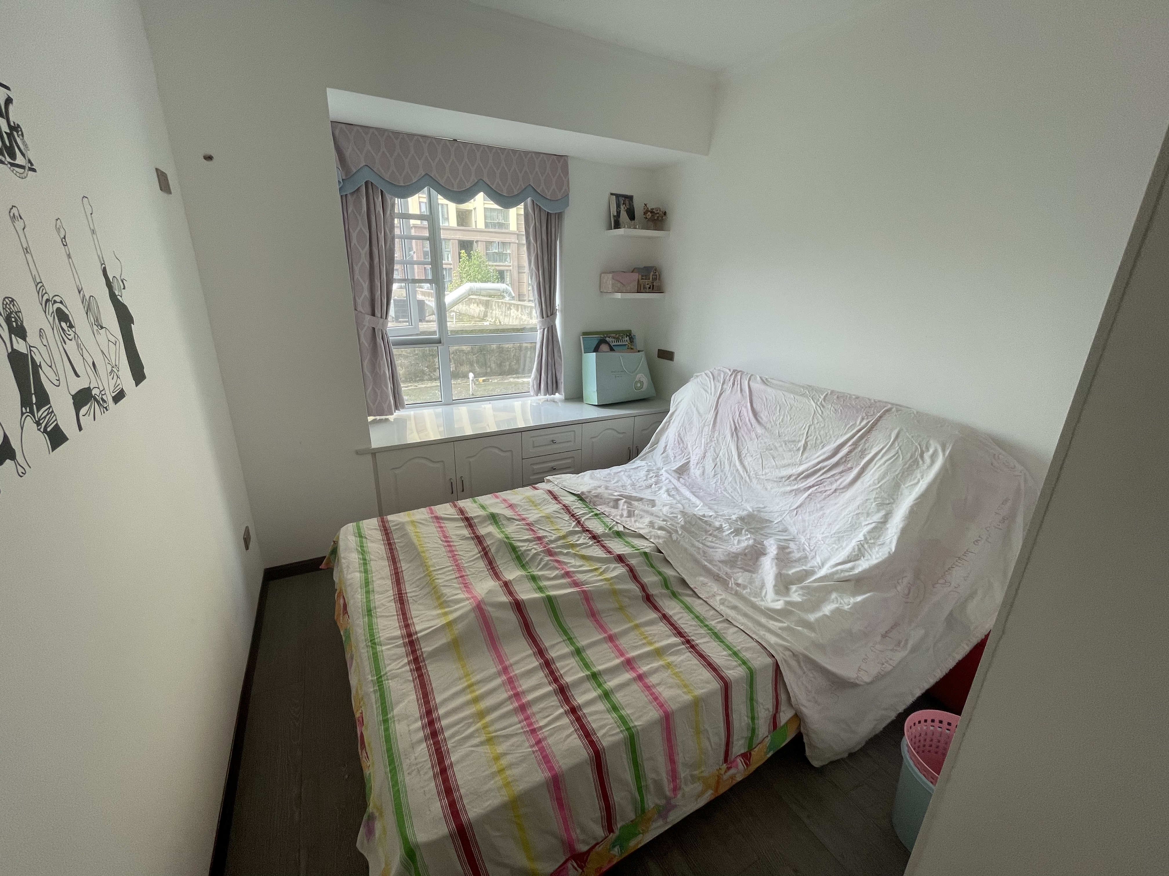 和合国际城四期四房边户带大露台采光很好南北通透