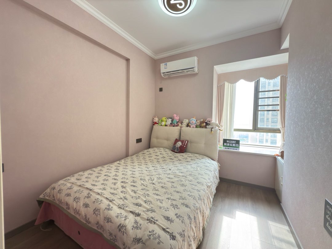 捡漏，城南，南国明珠，南北双阳台，精装四房，单价5200，证满二，好楼层10楼