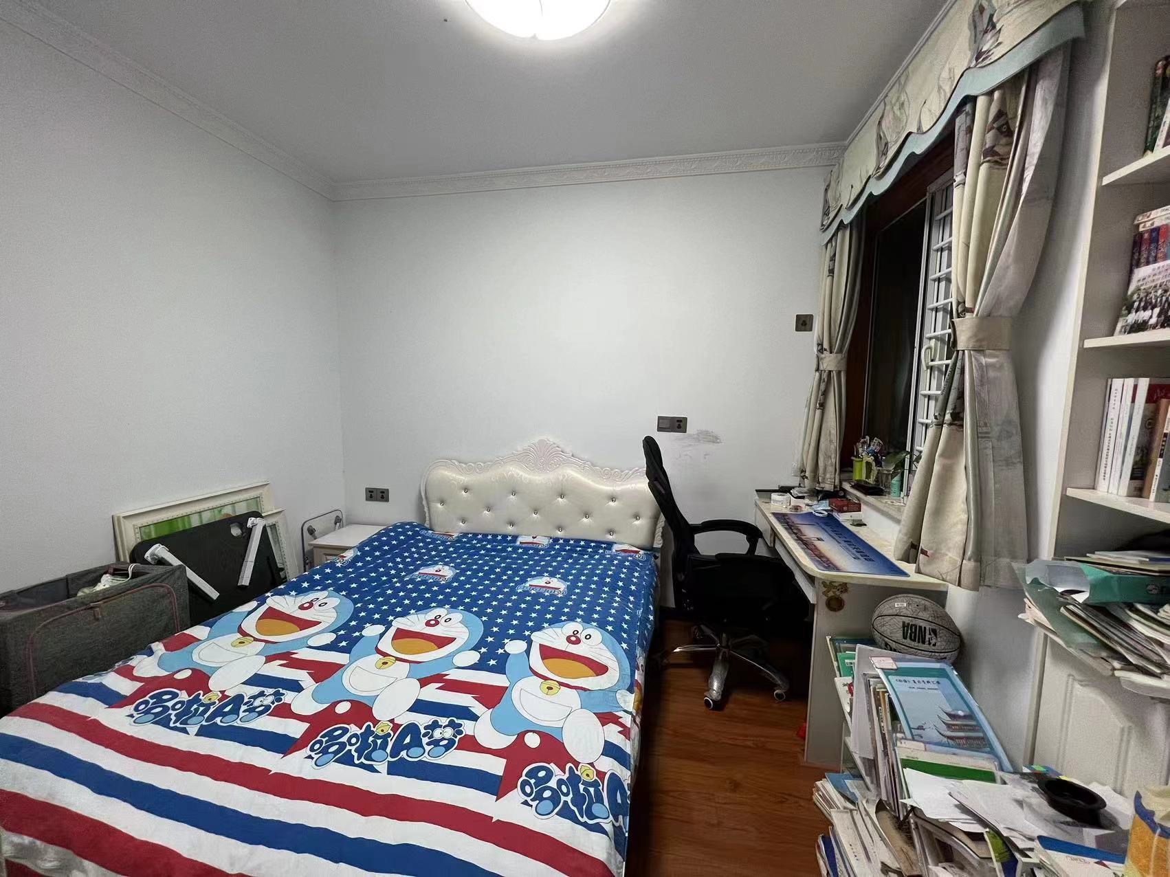 紫金城.精装大两房.屋里成色新.证件满二.看房方便