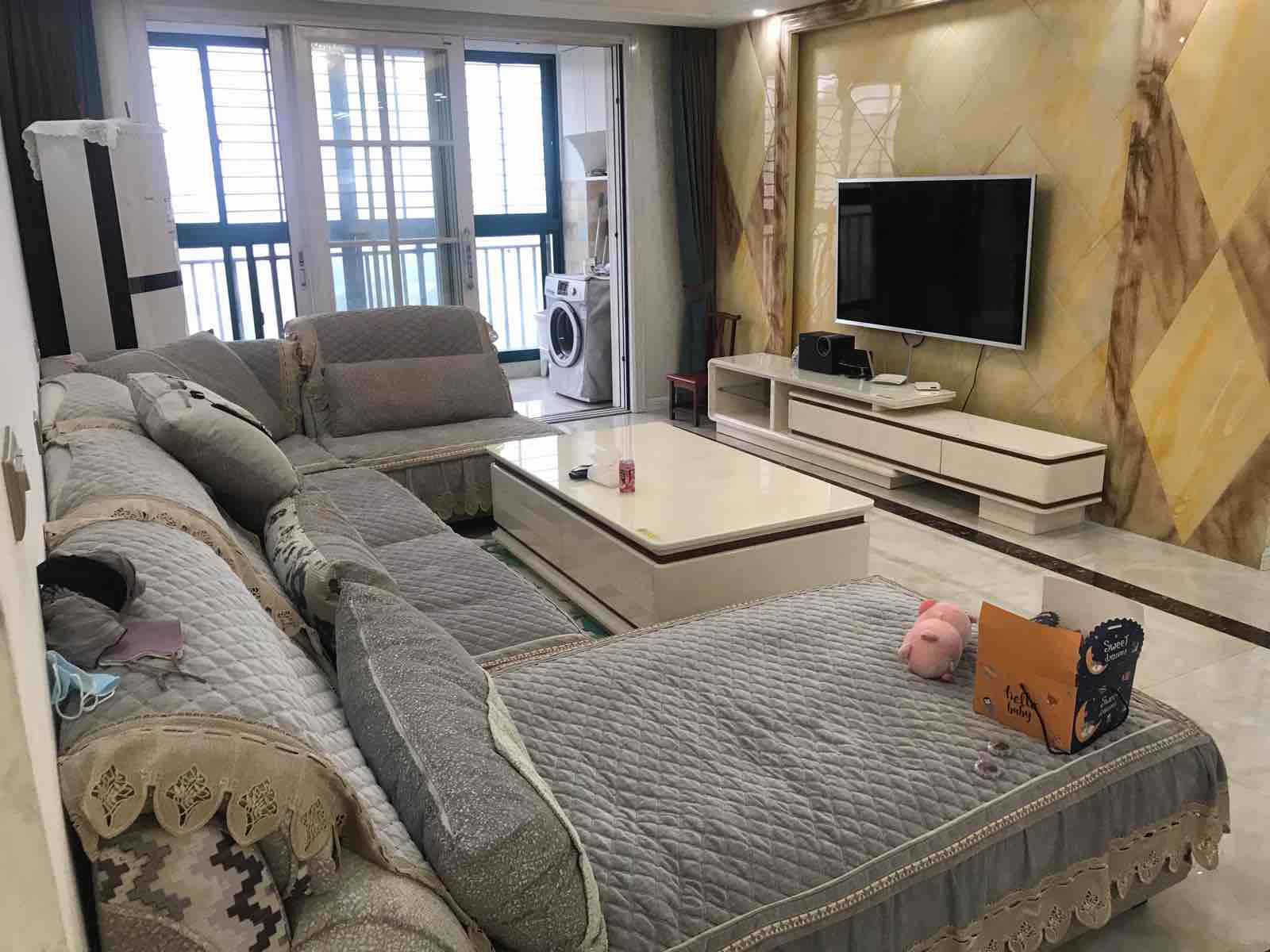 新城壹号4期四室两厅两卫两阳台 装修房子保养的好光线好上学方便