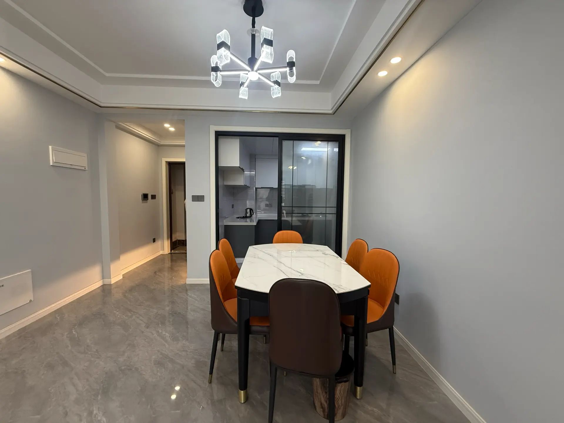 捡漏，降价7万，御湖世家，送车位，精装三房，证件满二