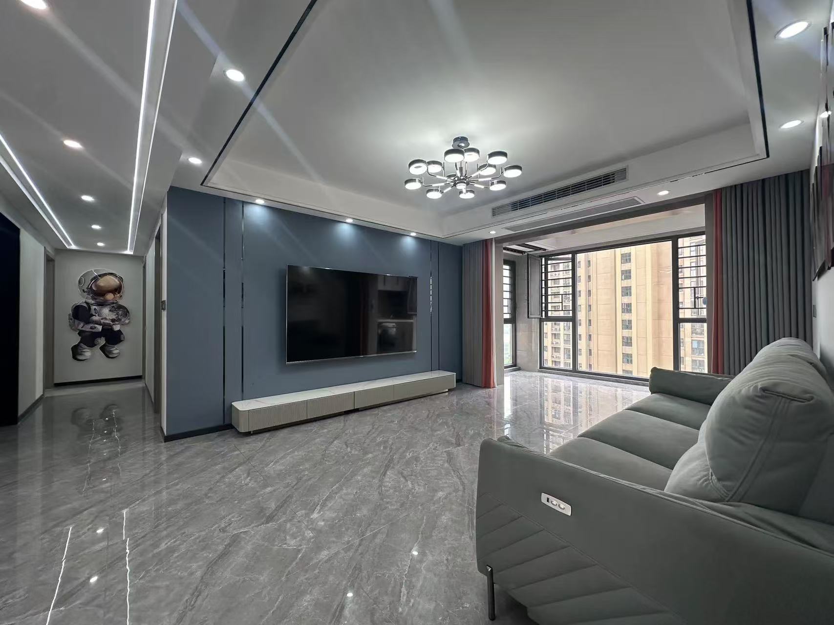 亏本出售，满庭春，边户，双阳台，精装大三房，基本未住，证满二，中间楼层