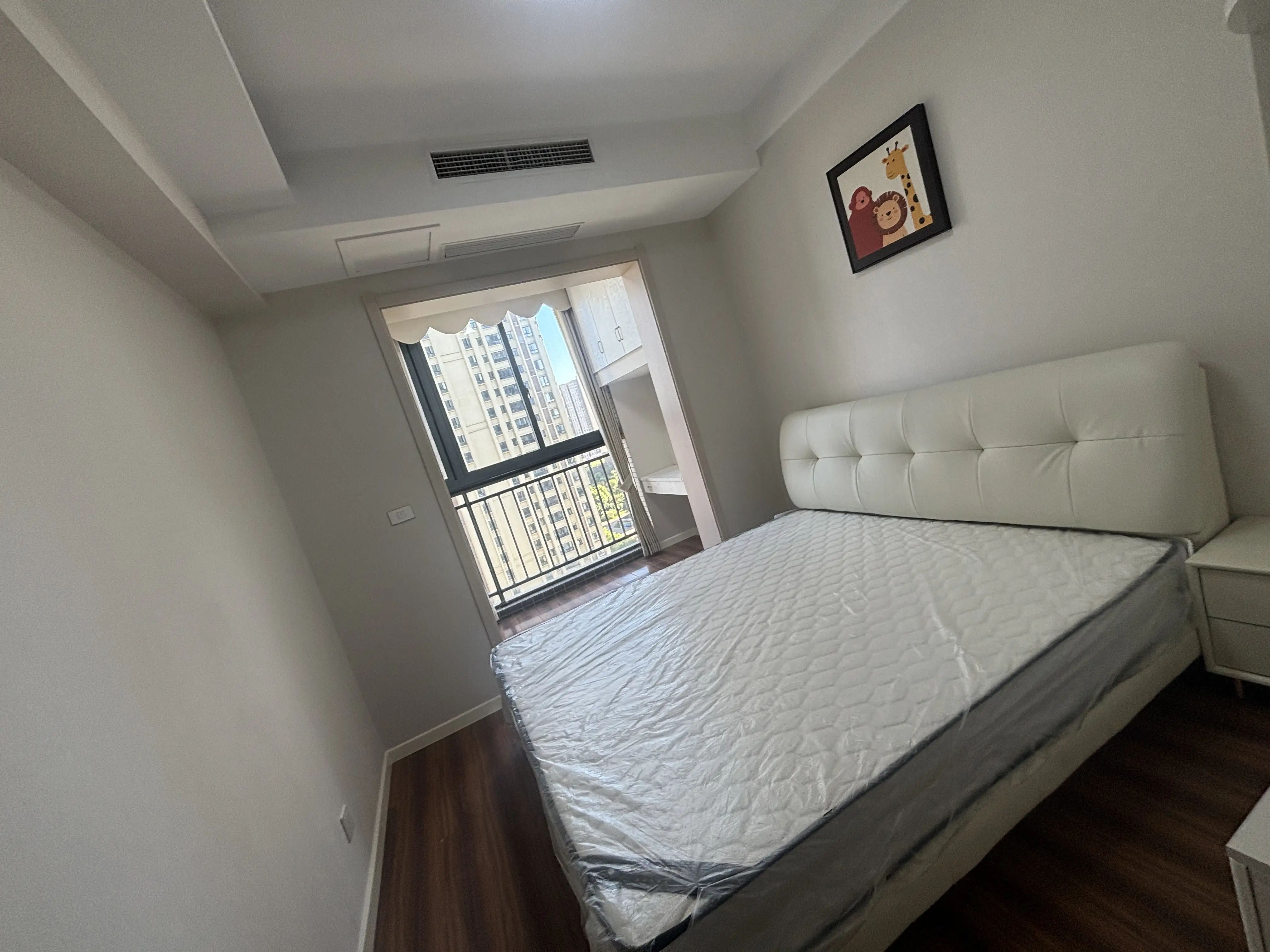 急售合和国际好楼层90平小三房成色新总价低，领包入住