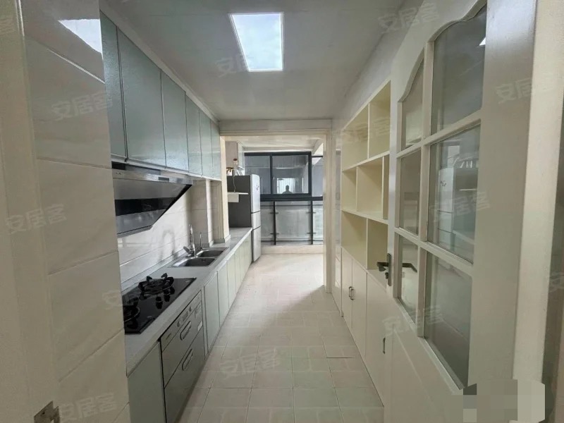 城南，福星城，精装三房两卫，装修奶油风，​单价4900千，中高层，证满二