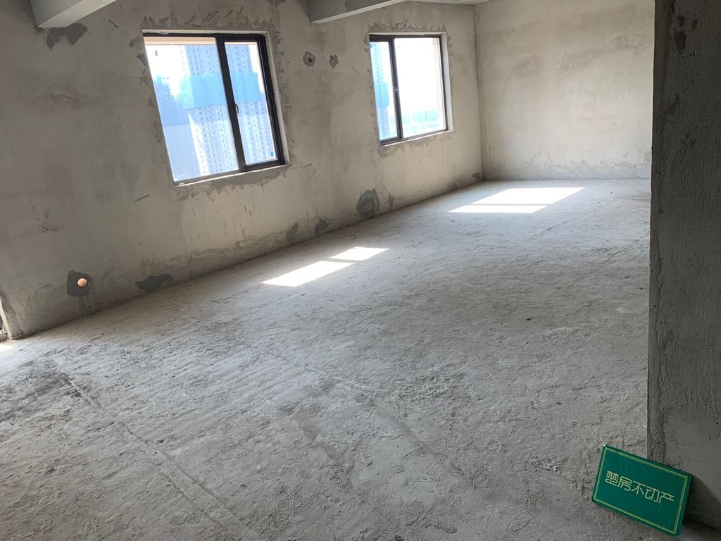 荣怀极地世家毛坯大三房中间楼层房东诚意出售