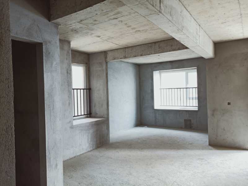 满庭春小三房现房毛坯中层全天采光单价5500左右可按揭