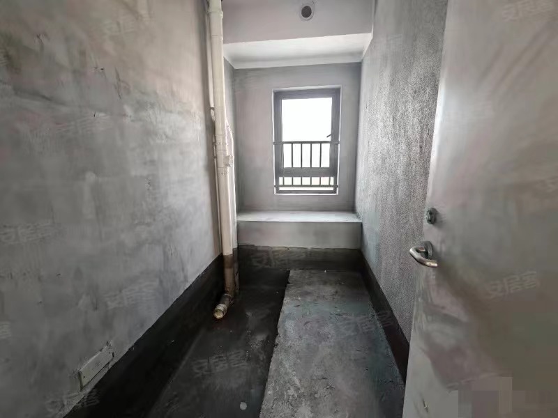 227，降价了，降价了，城南C位，吾悦，单价4385！三开间朝南，南北通透，双阳台，边户