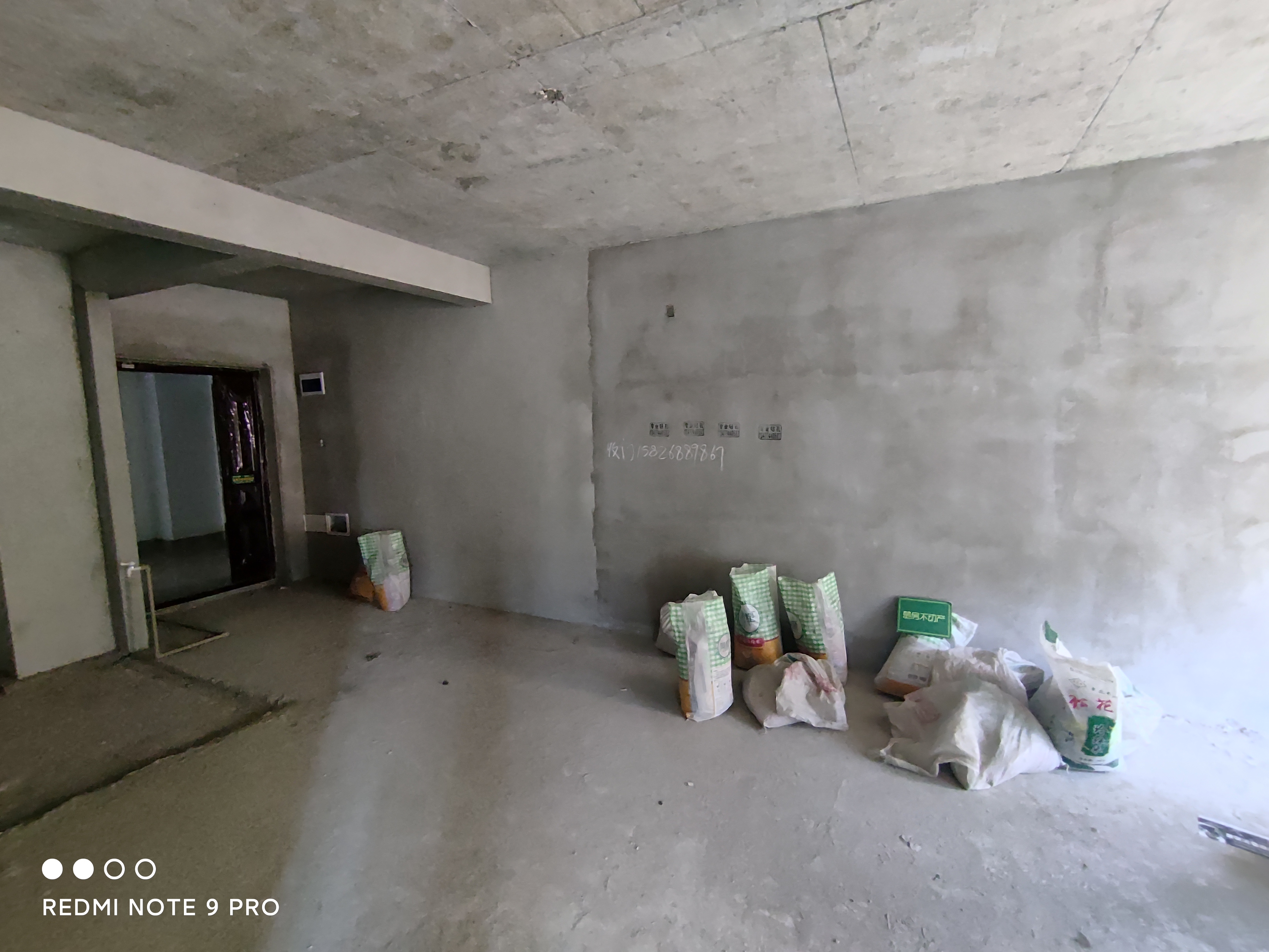 绿地香格里拉电梯好楼层 毛坯三房两卫 环境优美 价格便宜 急售