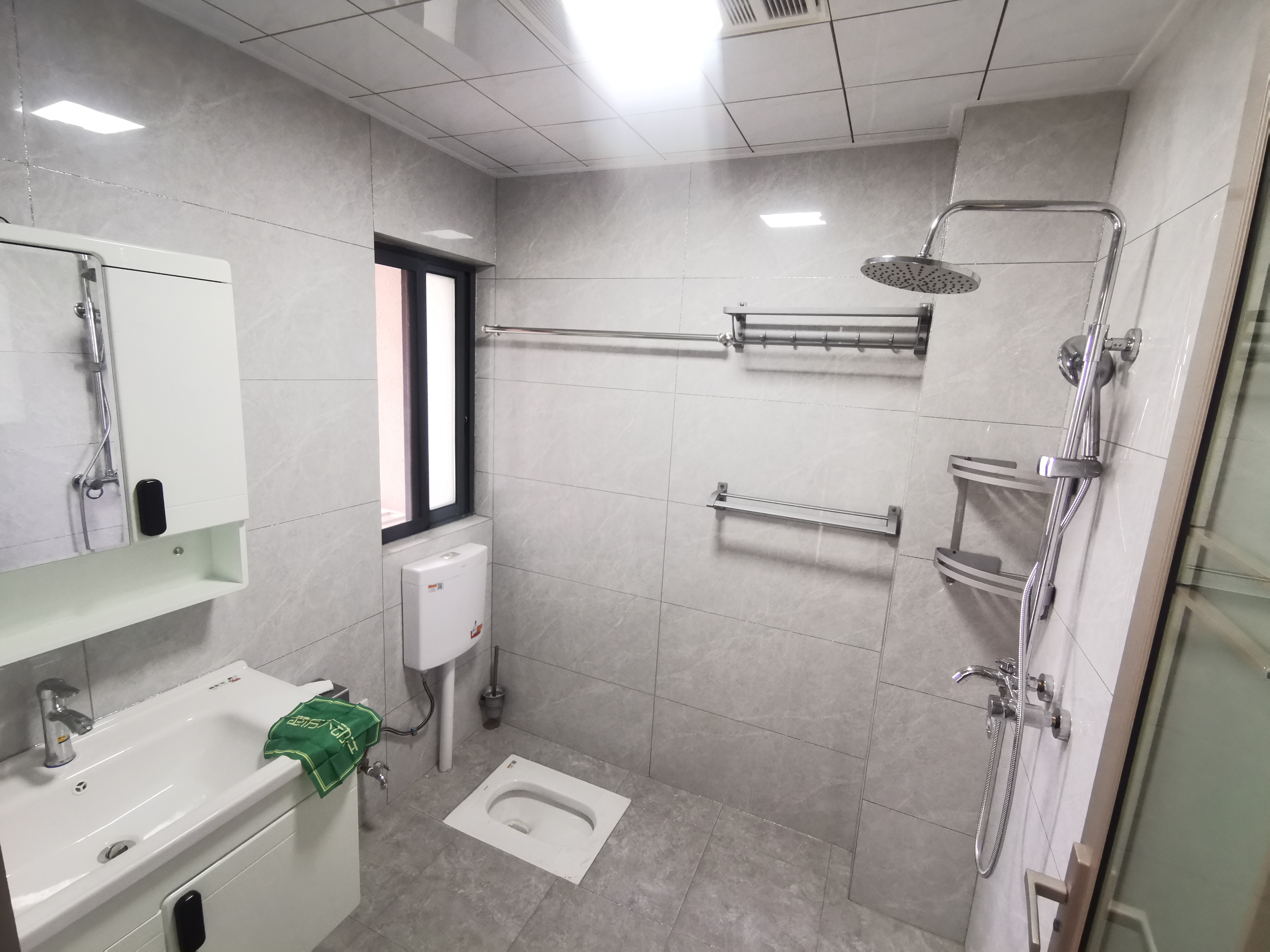 水云间大型社区阳光充足精装楼简约大气的江景房