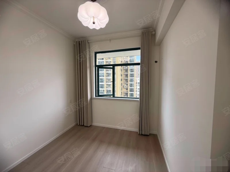 城南，新街，电梯19楼，边户，法式风三房，证满二，元泰三中沔阳xiao学