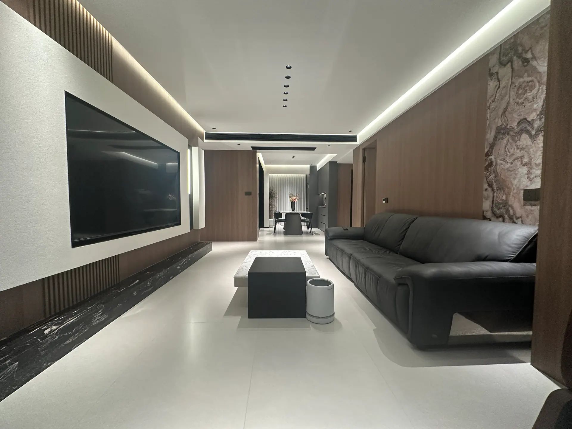 城南，蓝天花园，洋房一梯一户小高层，精装三房，16楼，全屋品牌定制