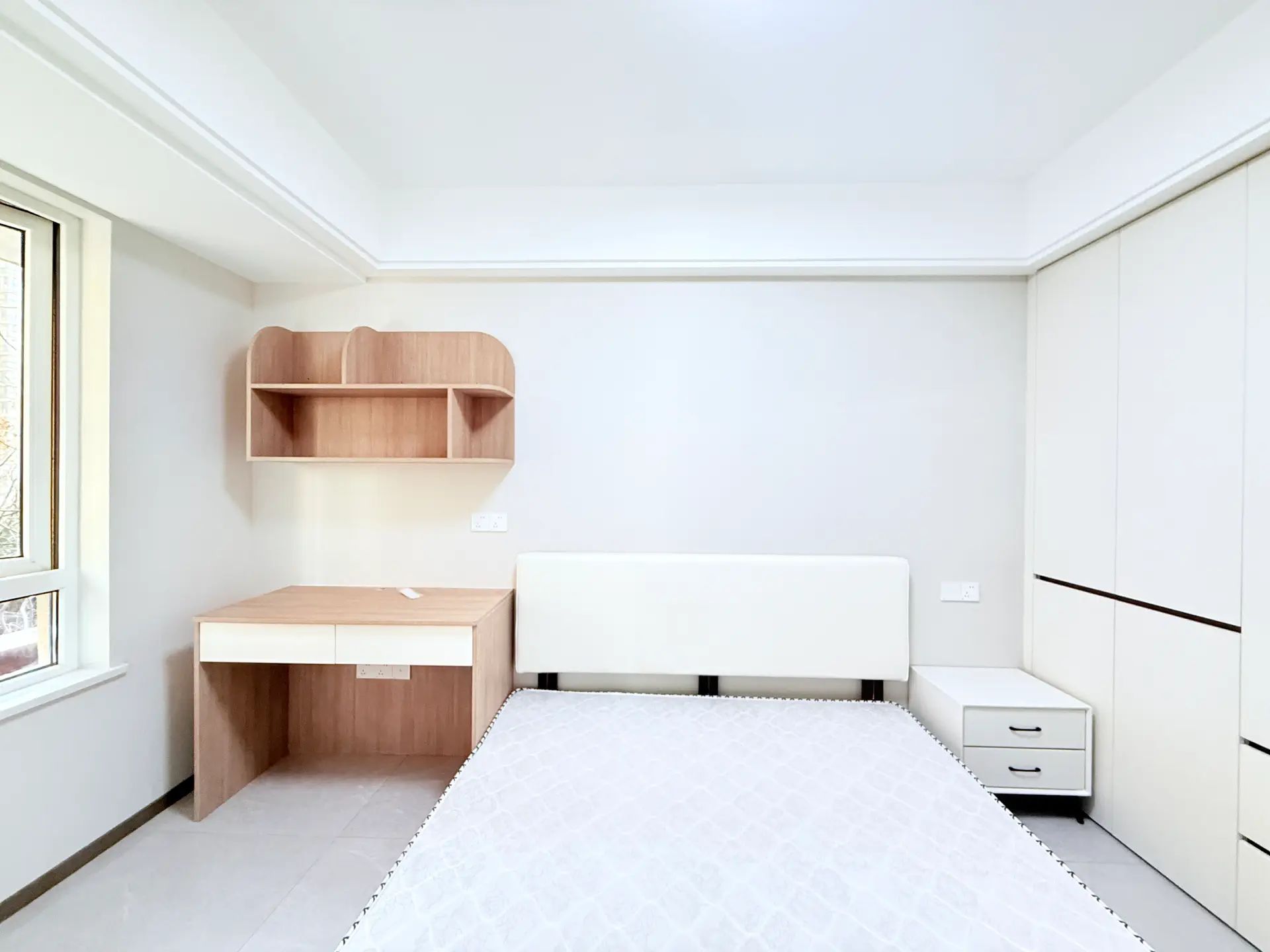 城西，满庭春，精装三室两厅两卫，入户花园，好楼层，证满二