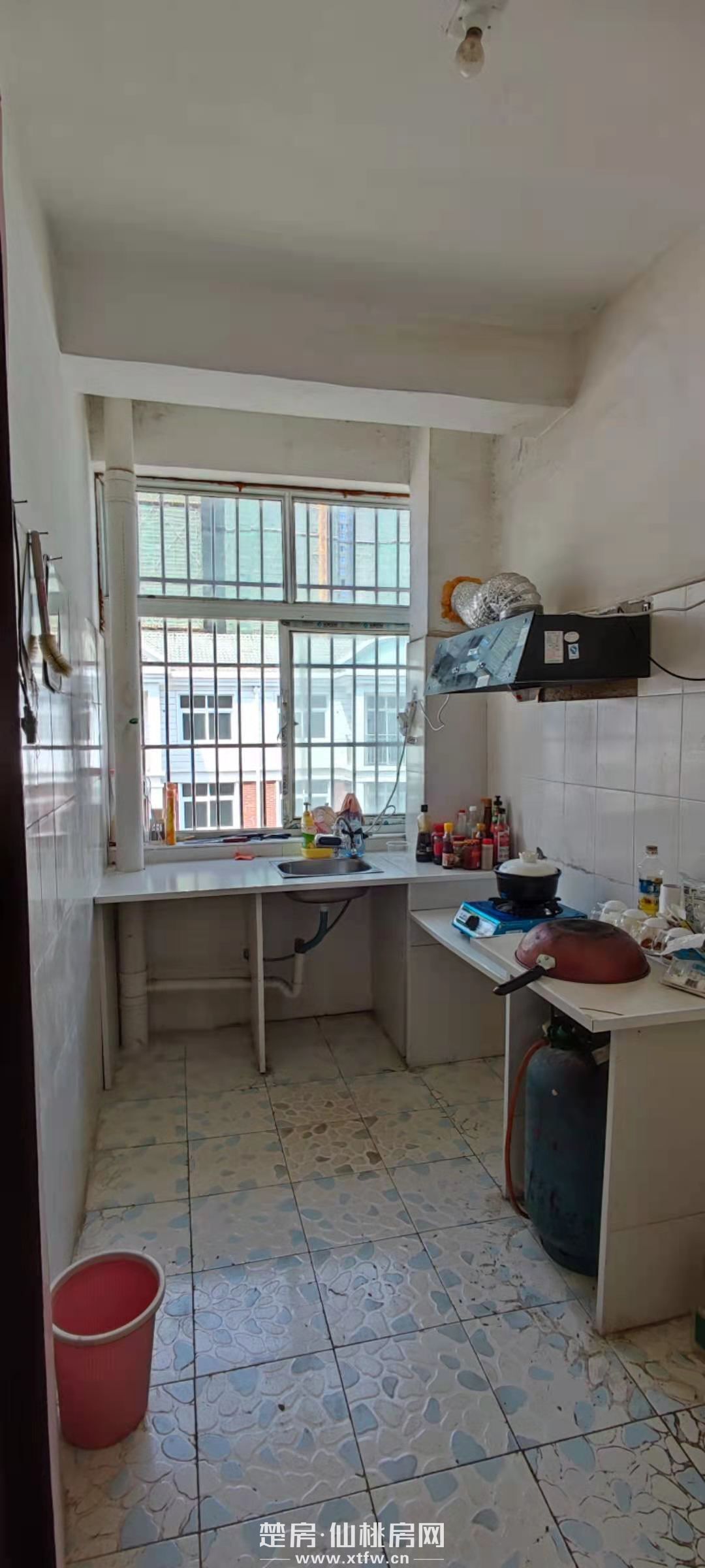 真实房源，房主诚意直售！简装房，赠送阁楼，自带幼儿园，可电话预约，线下看房。