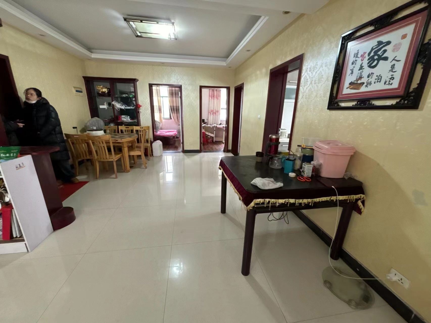 东城花园.精装三房两房.看房方便