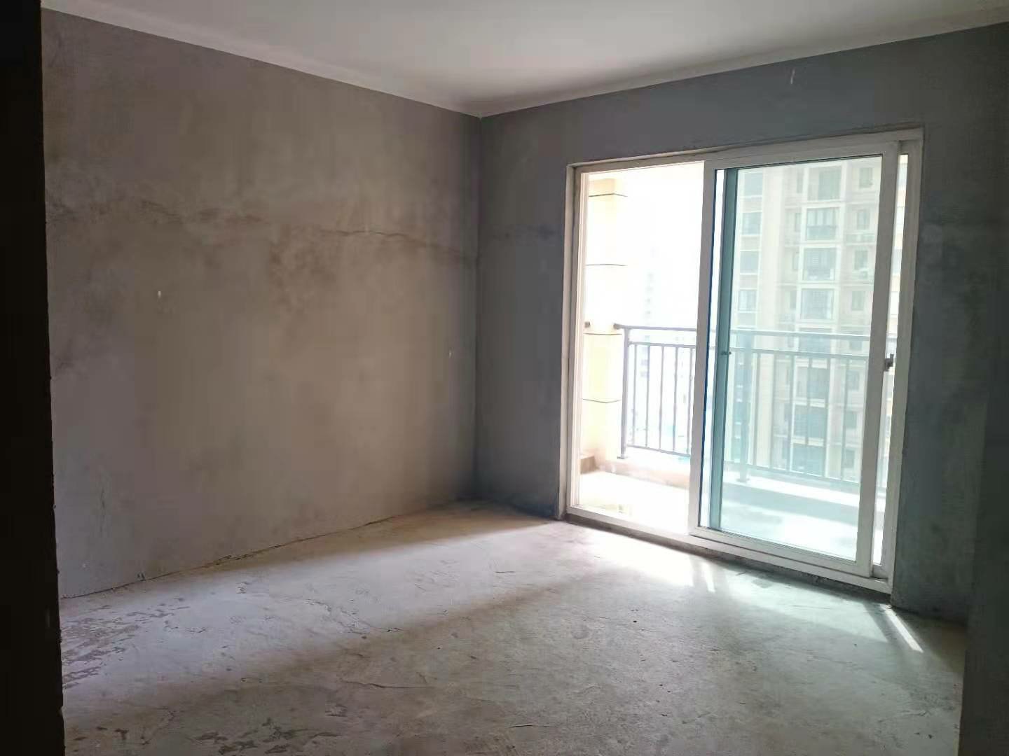 森林国际小高层双阳台大户型舒适雅居