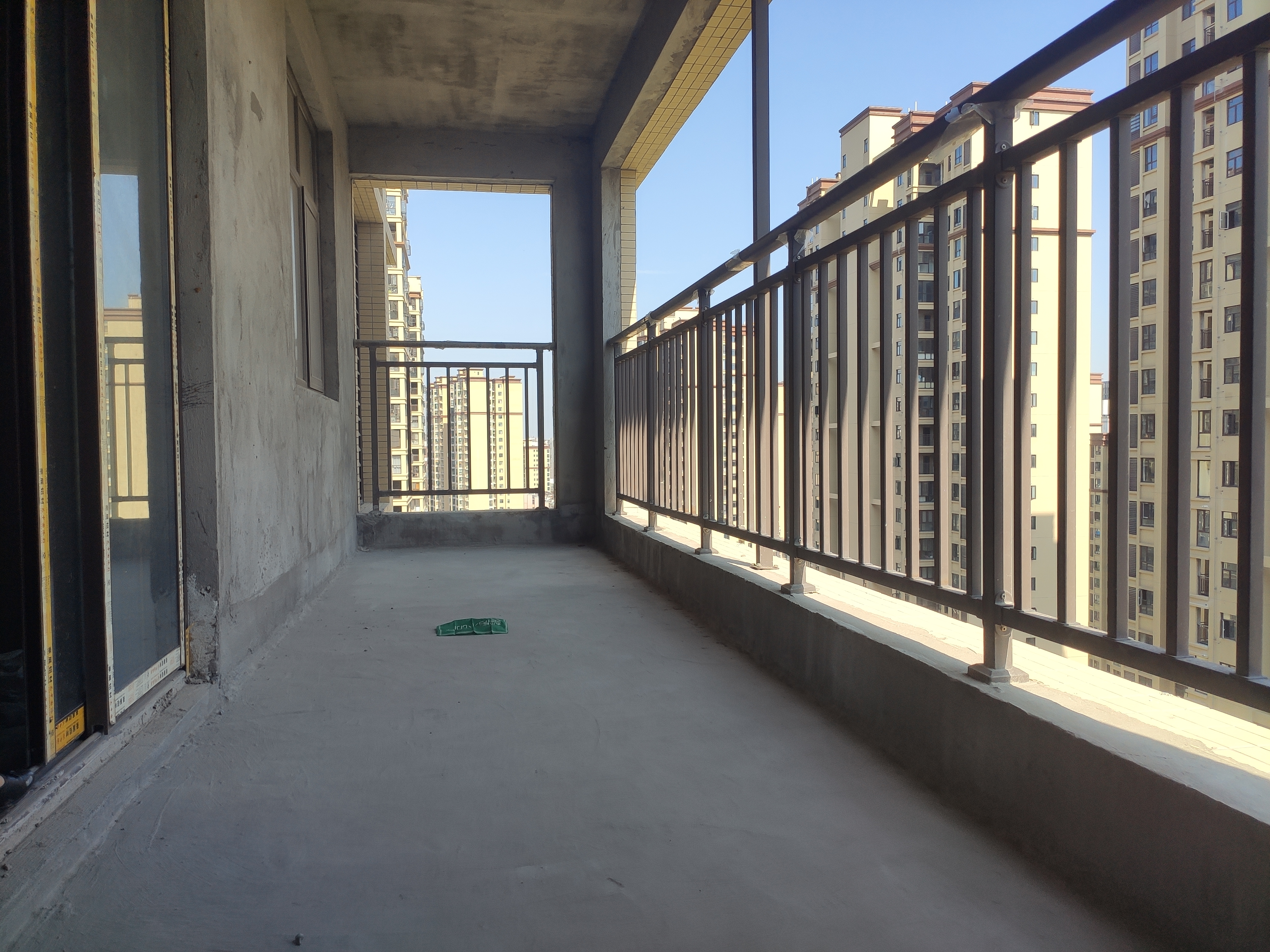 领秀城人车分流品质小区毛坯三房带车位满二中间楼层房东诚意出售