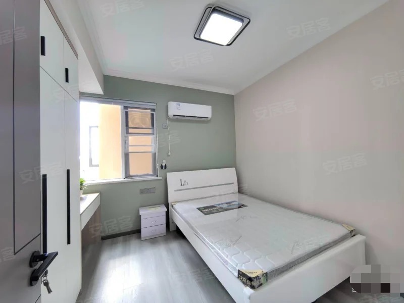 城南，南国明珠，电梯10楼，精装三房二卫，证满二年，捡漏