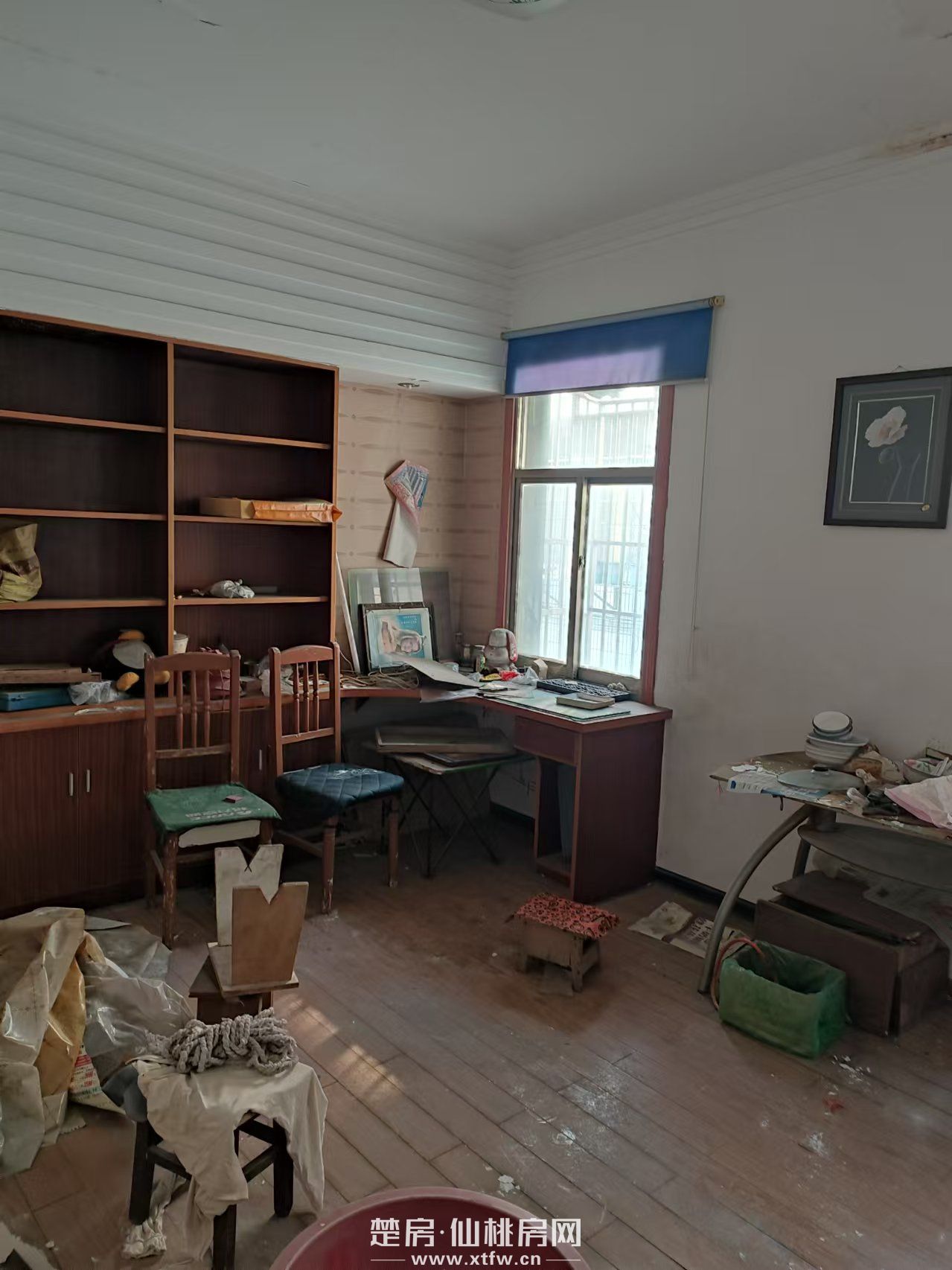 大洪路西一巷仙桃中学三层私房诚心出售，可开厂房电商办公，可以做门面，车可以停屋内或门口，中介勿扰！