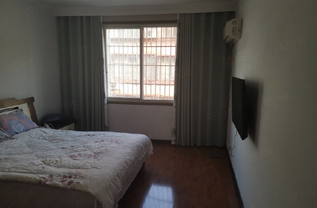 毅德园3室2厅2卫南北朝向