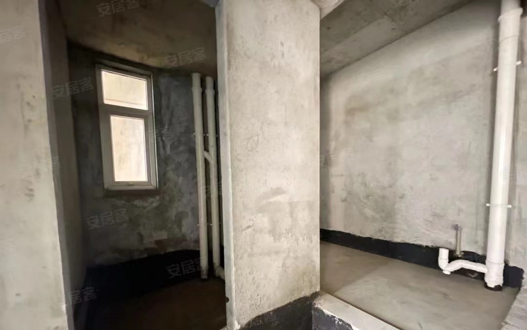 业主亏得通龙湖，单价4800，锦绣江山好楼层，证满二