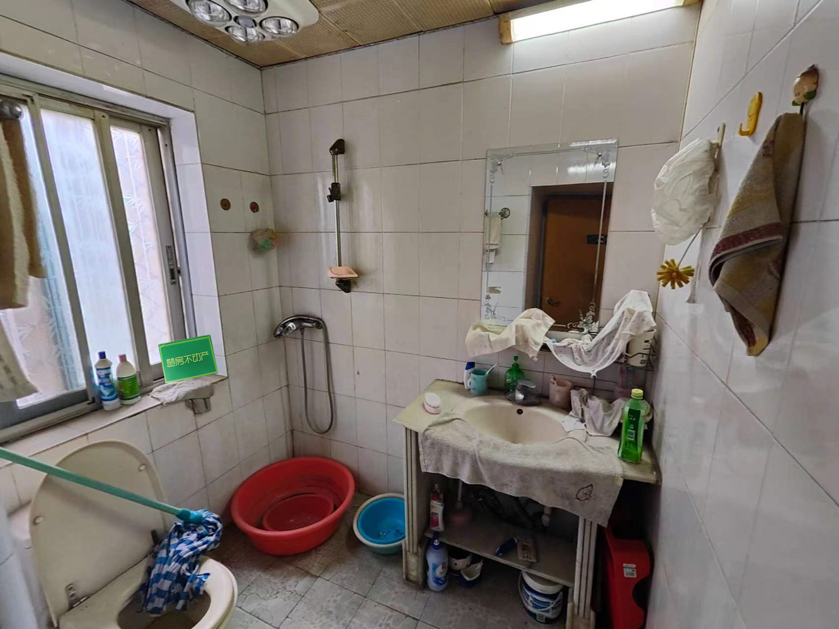 沙嘴税务局宿舍简装三房，近武商和仙商，生活交通便利