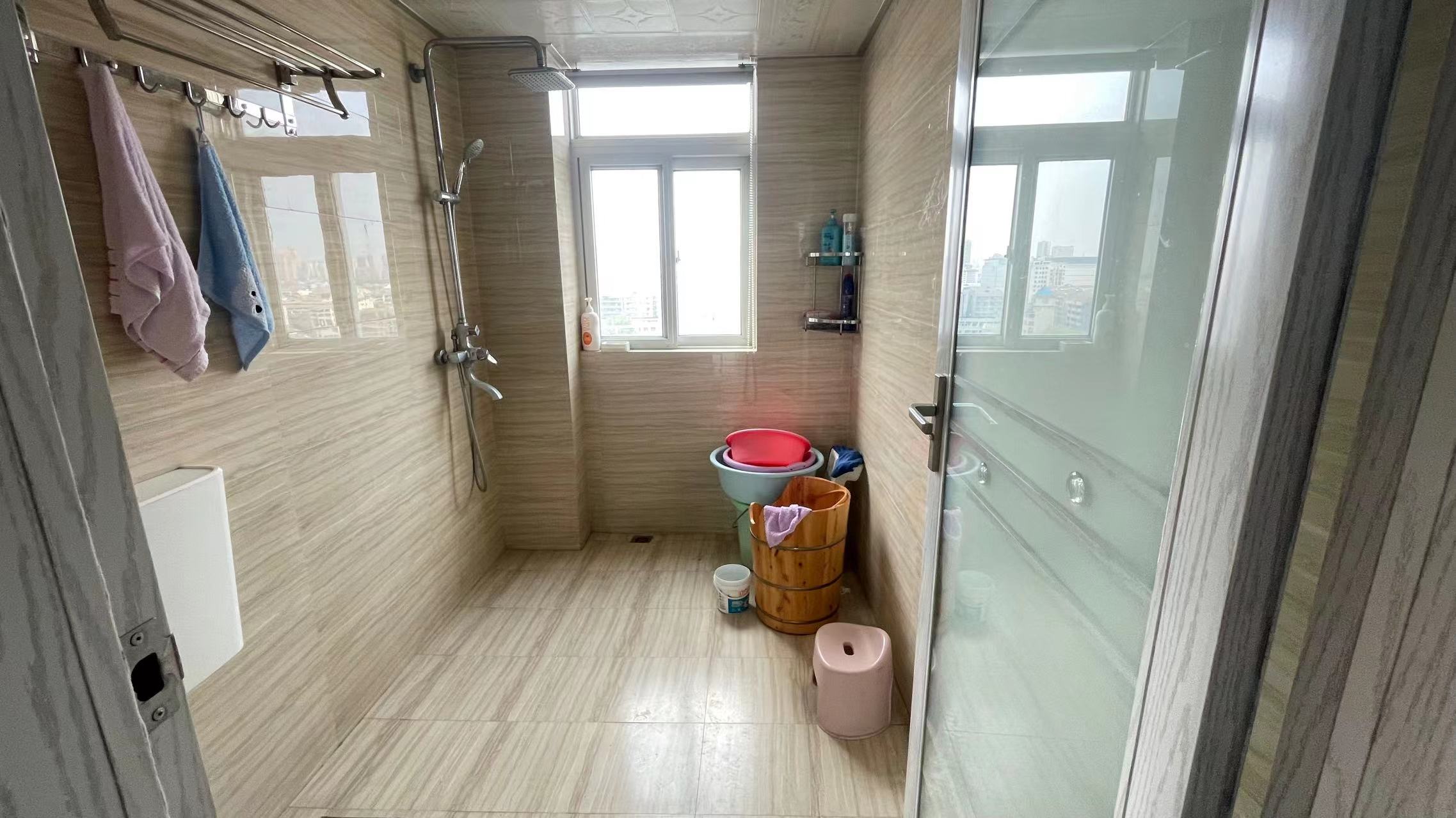 福星城.精装三房两房.中间楼层.业主诚心卖