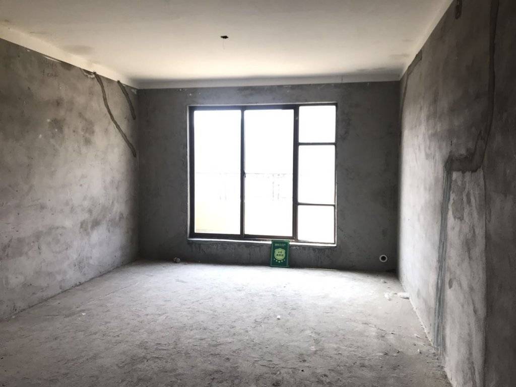 绿地华庭 步梯洋房  环境优美空气好    带大阳台  大平台