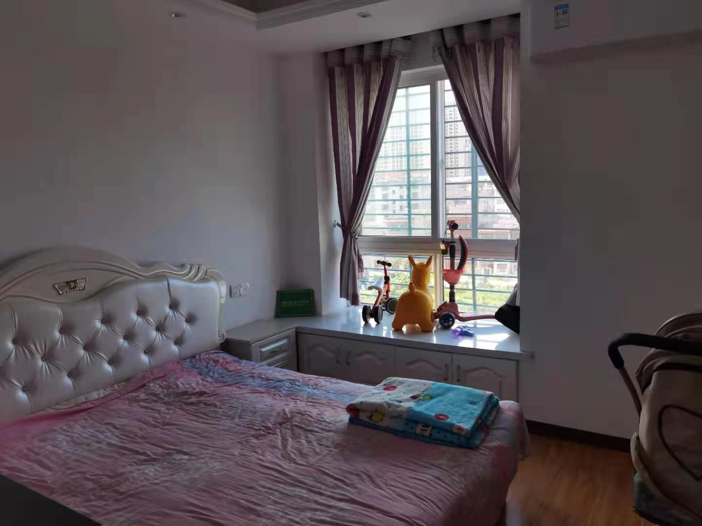 漫城林语一中对面证满5精装大三房读书方便！