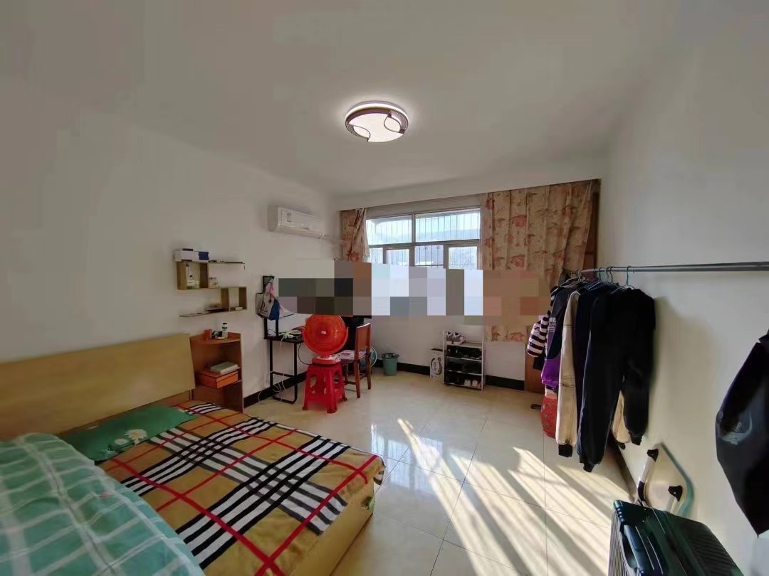 52，四中旁，精装三房，23.5万！23.5万！有证，​速度约