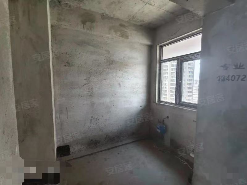 城东，世纪阳光城，单价2字头，电梯8楼，有证，​南北双阳台三房两卫