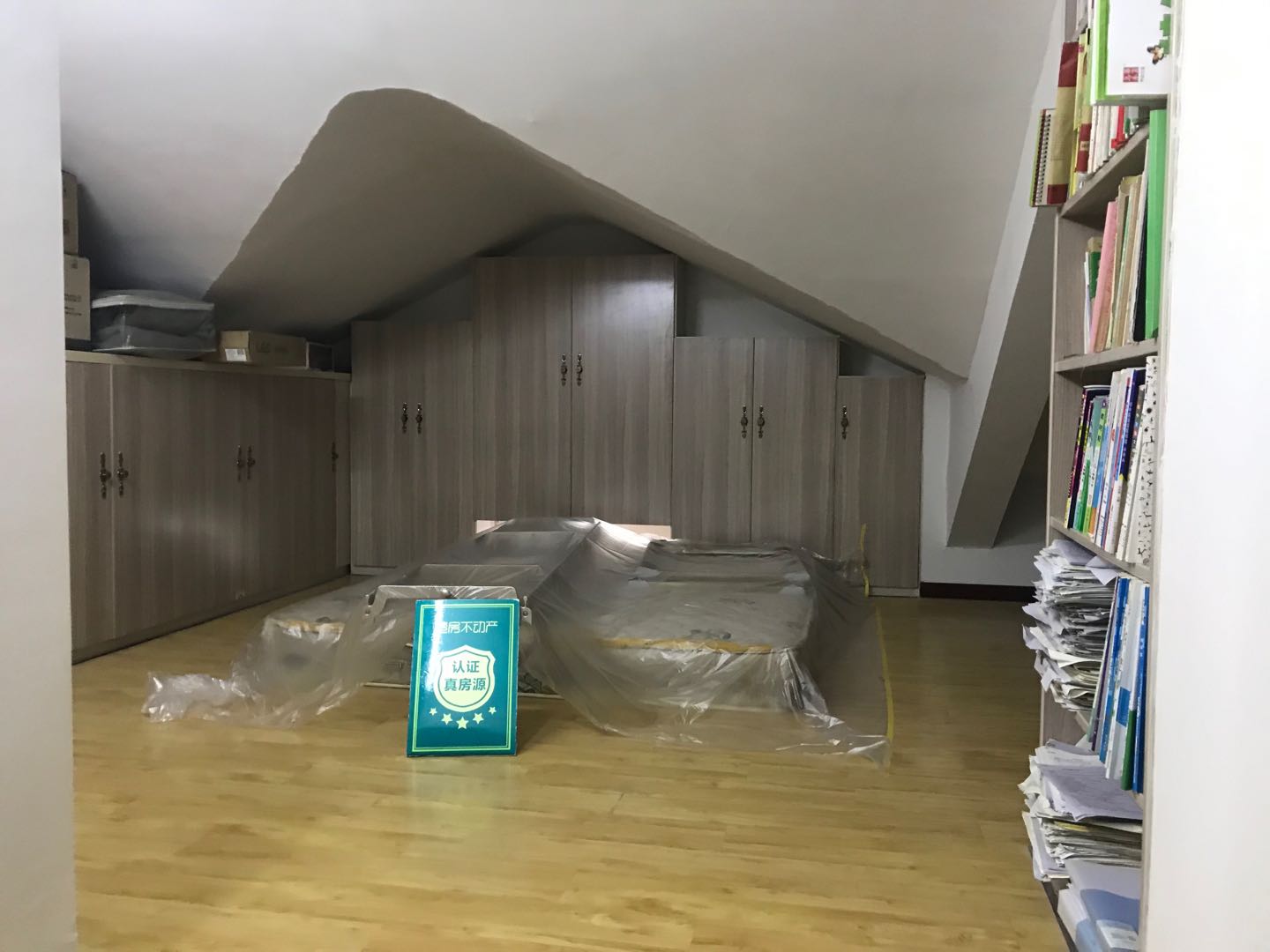 御江湾全新装修证满二三加一层联排别墅全屋监控设备价格美丽