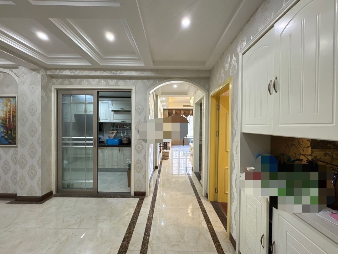 171，房东亏本出售，元泰A区，精装三房，新三中旁，成色新