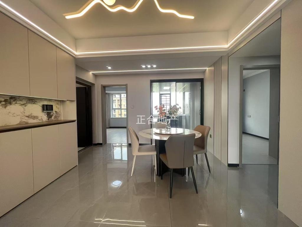 城南，沔阳天泽园，精装三房，边户，中间好楼层，诚心出售，证满二