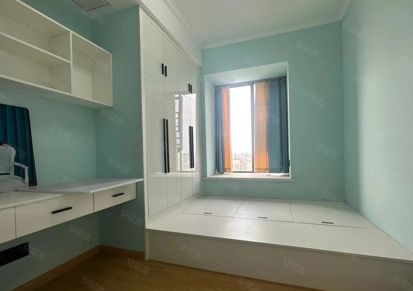 30，房东亏本急卖，二中旁，精装修，9.9成新，基本未住，证满二