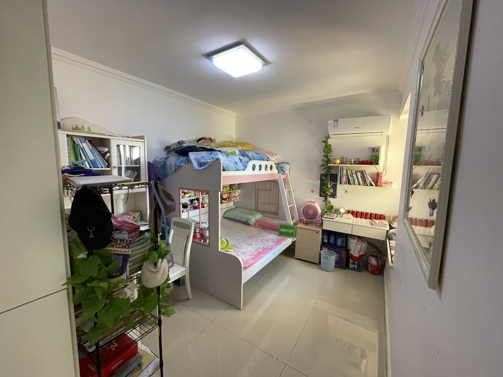 满庭春仙桃 对面带装修两房好楼层全天采光好 即住