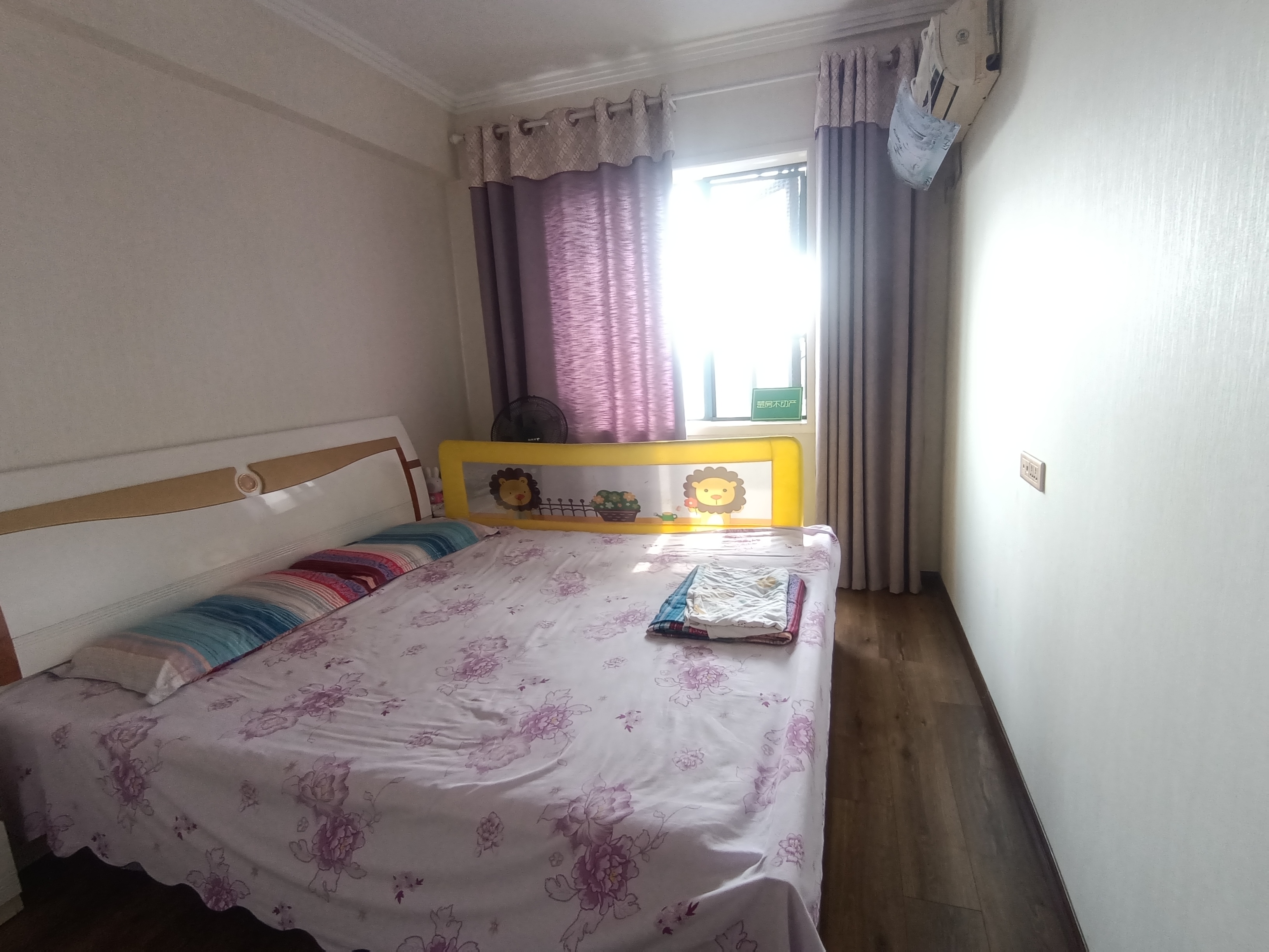 时代广场车站旁精装三房下楼菜场方便狠诚意出售