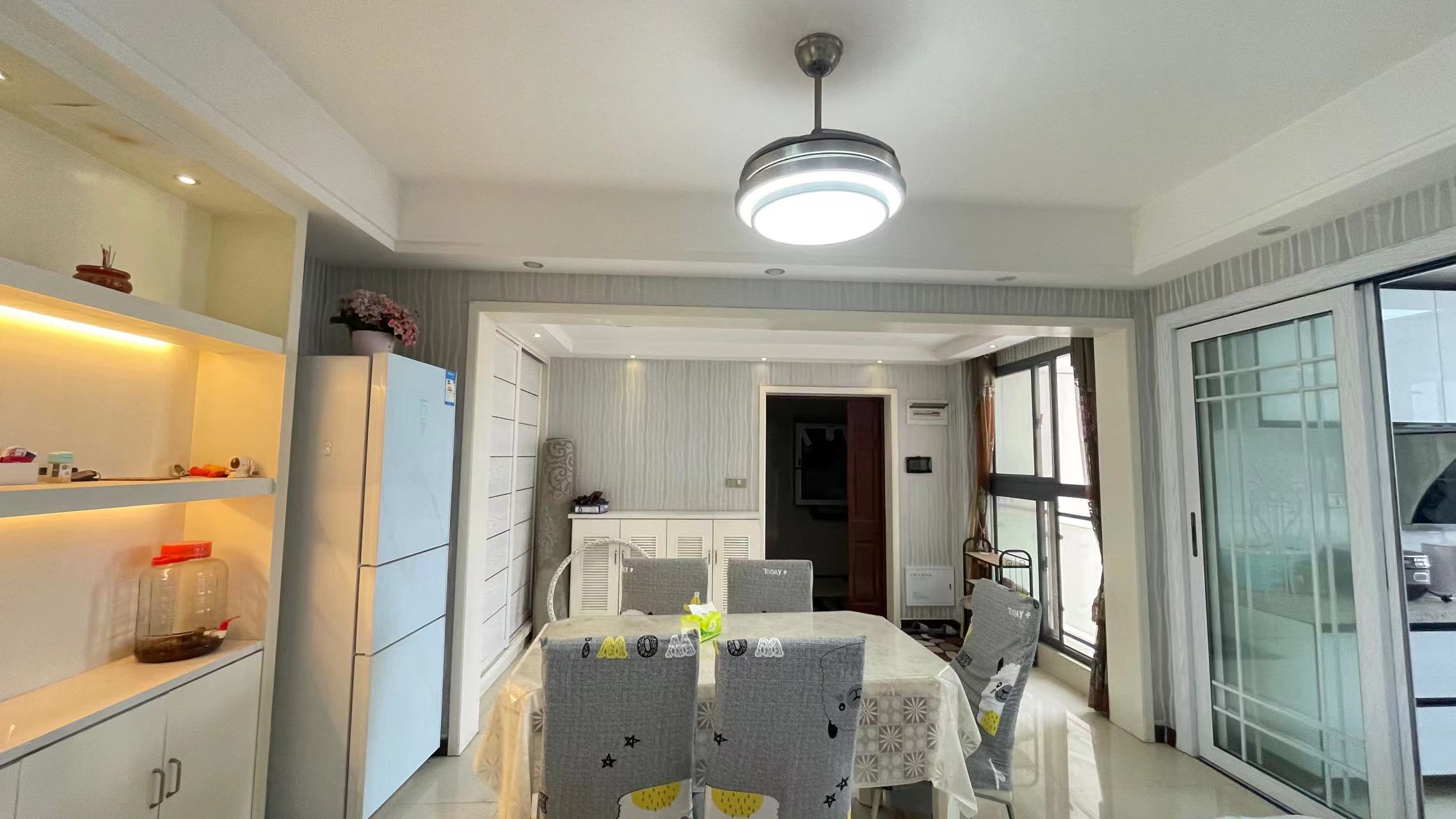 福星城.精装三房两房.中间楼层.业主诚心卖