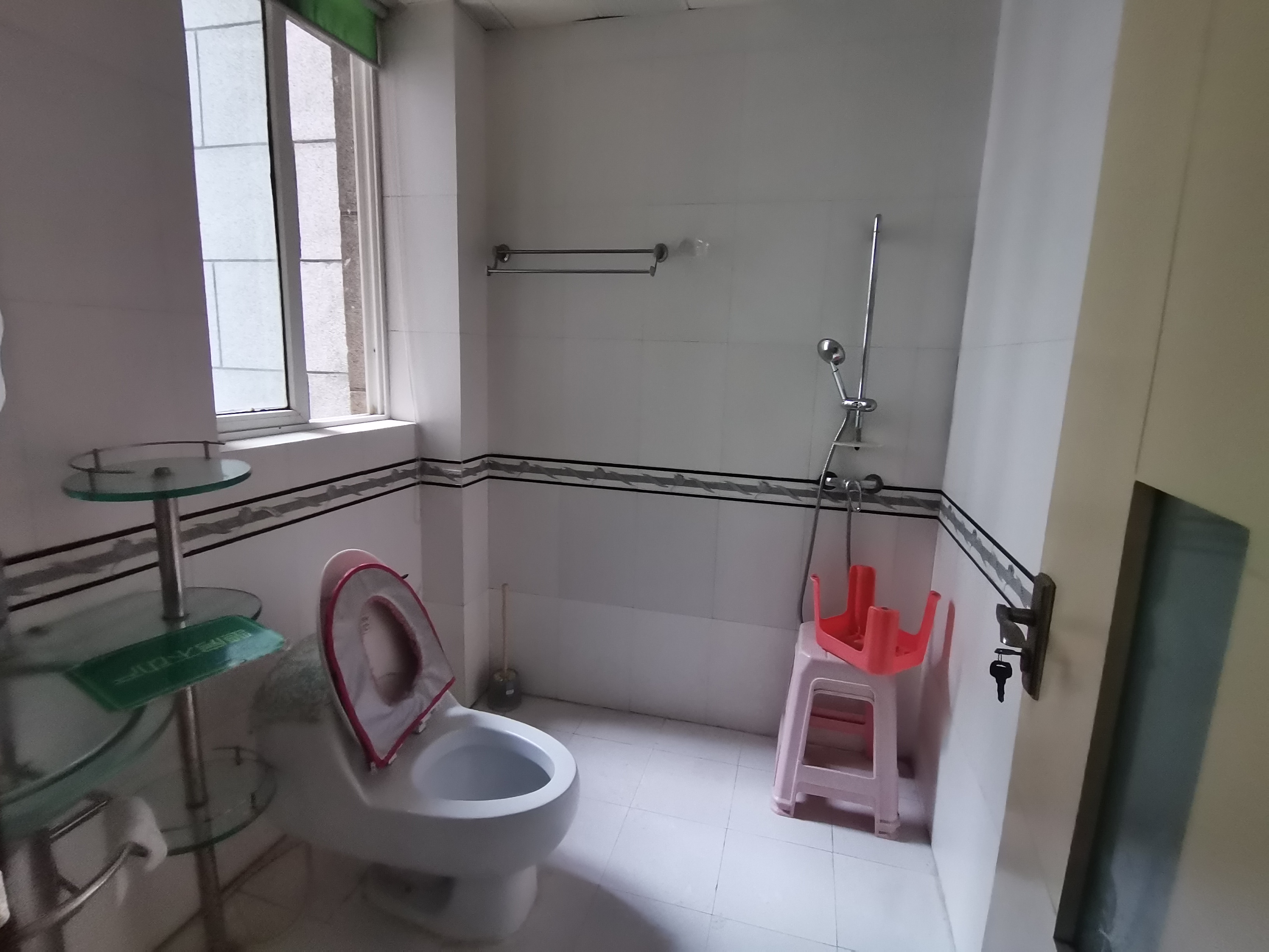 宏运名居精装三房中间楼层看房方便房东诚意出售